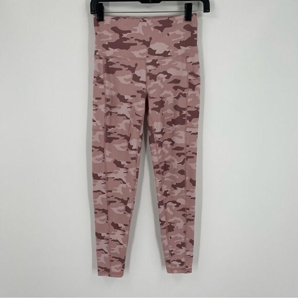 Ideology Women’s High Rise Cropped Pink Camo Print Leggings size XS - Picture 1 of 3